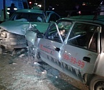 Лобовое столкновение на Новом мосту в Астрахани: дети пострадали, но чудом уцелели