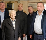Игорь Мартынов поздравил с 95-летним юбилеем камызякца-ветерана Великой Отечественной войны