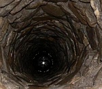 В Астраханской области из колодца достали собаку, которая этому сопротивлялась