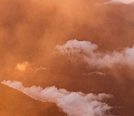 Команда «газы»: МЧС вновь предупреждает астраханцев о запахе гари