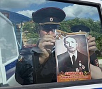 Астраханские полицейские заступили на службу вместе с «Бессмертным полком»