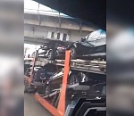 В Астрахани автовоз с иномарками застрял под мостом 