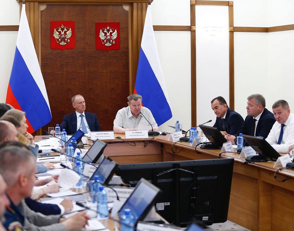 Астраханский губернатор доложил Патрушеву и Устинову о мерах безопасности в регионе
