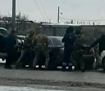 Опубликовано видео задержания спецназом вымогателей денег у сироты