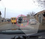 В Астрахани произошла авария лоб в лоб с участием маршрутки