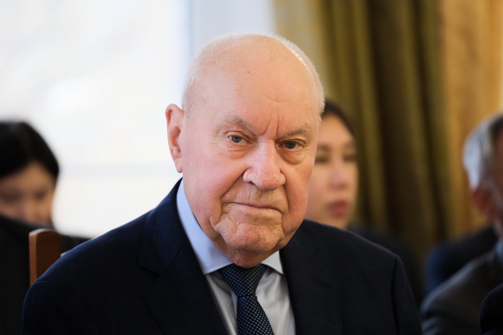 Легенде строительной отрасли Астраханской области Валентину Фролову – 90 лет