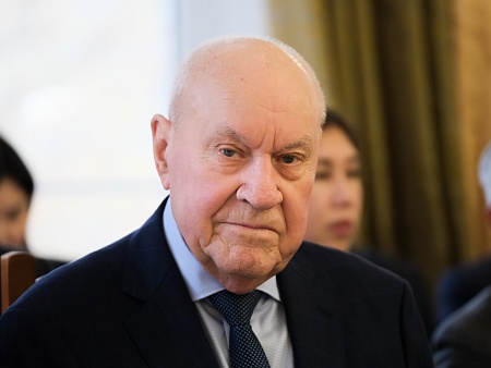 Легенде строительной отрасли Астраханской области Валентину Фролову – 90 лет