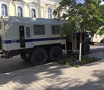 Фото дня: астраханская полиция к началу митинга готова