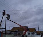 Астраханские энергетики восстанавливают электроснабжение в пострадавших от ветра населенных пунктах