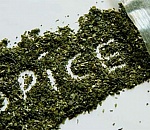 У сотрудника астраханского ВУЗа изъяли 188 свертков со спайсом