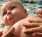 Астраханец избил своего семидневного сына