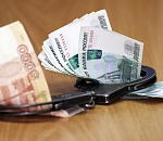Астраханскому врачу-наркологу вынесли приговор за взятку и служебный подлог
