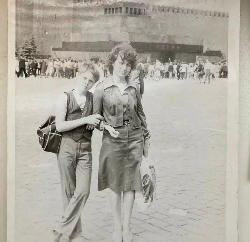 Астраханский губернатор Игорь Бабушкин поделился фотографиями своей мамы