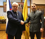 Депутат Думы Астрахани встретился с лидером эсеров Сергеем Мироновым 