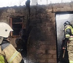 В астраханском селе более трех часов пылал дом, погибла пенсионерка