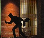 В Астрахани воришка, покидая магазин, наткнулся на полицию