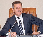 Действующему губернатору Александру Жилкину прогнозируют победу в первом туре