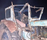 Астраханская прокуратура: водитель трактора, на котором погибли двое, не имел прав им управлять