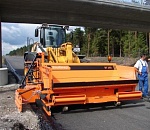 В Астрахани во время ремонта дороги рабочий погиб под колесами экскаватора 
