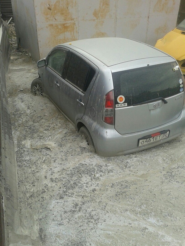 Фото дня: замуровали, демоны!