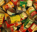 В Астраханской области пожилая сельчанка купила две банки консервов за четыре тысячи рублей