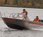 Лодку сносил сильный ветер: в Астрахани на Волге спасли семью с маленьким ребенком