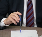 Главу икрянинского сельсовета оштрафовали на пять тысяч за игнорирование просьб местных жителей