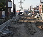 Несанкционированная торговля тормозит ремонт многострадальной улицы Каховского в Астрахани