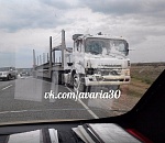   Под Астраханью фура врезалась в машину дорожных работников