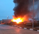 В Астрахани около заправки сгорел автомобиль