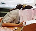 В Астрахани выпускница останется без школьного аттестата из-за мобильного телефона