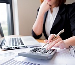 Бухгалтер в Астрахани переоценила стоимость своих услуг на 200 тысяч