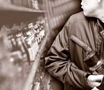 Астраханец украл туалетную воду, потому что «очень понравился аромат»