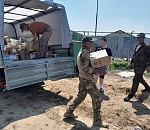 Бойцам именного дивизиона «Лотос» доставили гумпомощь из Астрахани 
