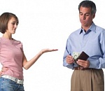 Астраханка отсудила у отца неустойку за невыплаченные в детстве алименты