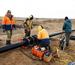 В южной части Астрахани прокладывают социально значимый водопровод