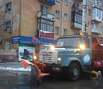 В Астрахани продолжают убирать снег и откачивать воду 