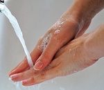 В Астрахани идёт на снижение число суточных ковид-диагнозов