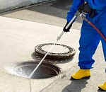 В Астрахани детские площадки затопило сточными водами