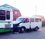 В Астрахани столкнулись автобус и маршрутка: пострадали два человека