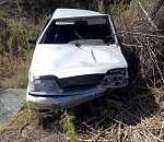 Под Астраханью автоледи, пытаясь обогнать машину, вылетела в кювет