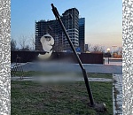 В Астрахани иностранец вольной ездой сотворил «арт-объект» и скрылся с места ДТП