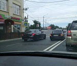 Соцсети: в Астрахани свадебный кортеж из семи машин катается по городу с заклеенными номерами и со стрельбой 