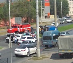 В Астрахани на Н.Островского серьезная авария и жуткая пробка. ГАЗель опрокинулась