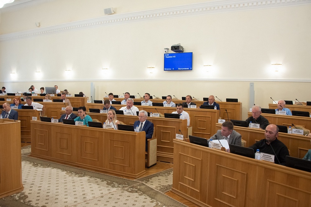 Астраханские депутаты актуализировали пособие молодым педагогам на селе