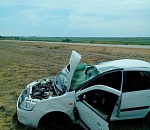 Утром в Астраханской области Лада слетела с дороги, есть пострадавшие