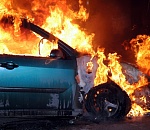 Из-за халатности в Астрахани сгорели гараж и автомобиль