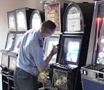 Двое астраханцев, организовавшие мини-казино, заплатят 200 тысяч