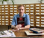 Астраханский литератор подарил библиотеке вторую часть детектива