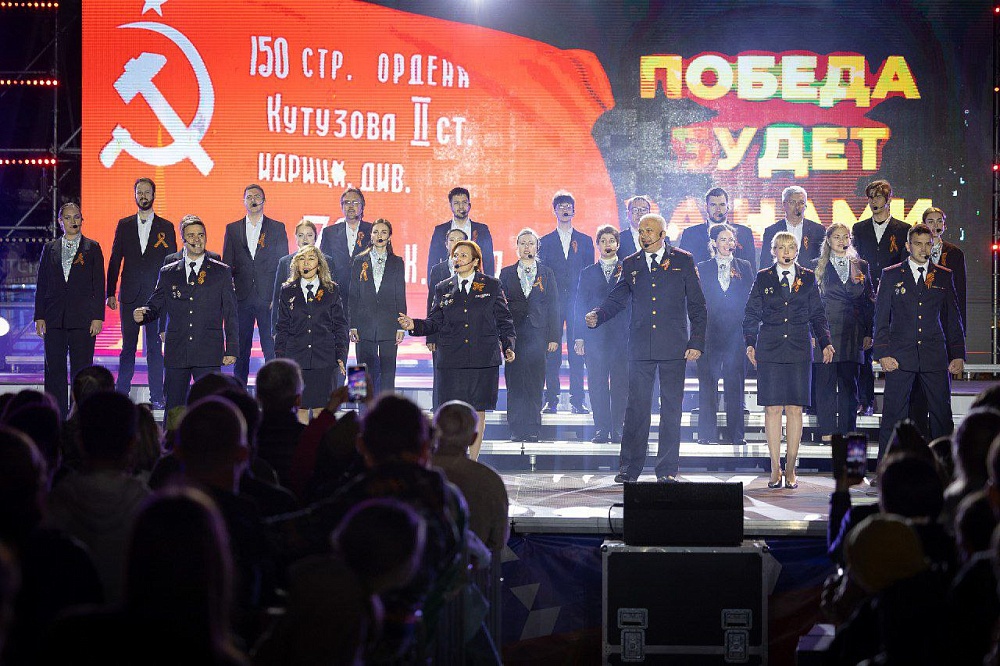 Астраханцы отметят День Победы салютом и большим концертом 